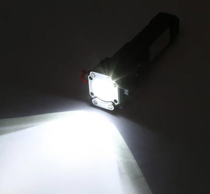 چراغ قوه سه حالته چند کاره: بررسی کامل 5 چراغ قوه سه حالته چند کاره در تاریکی